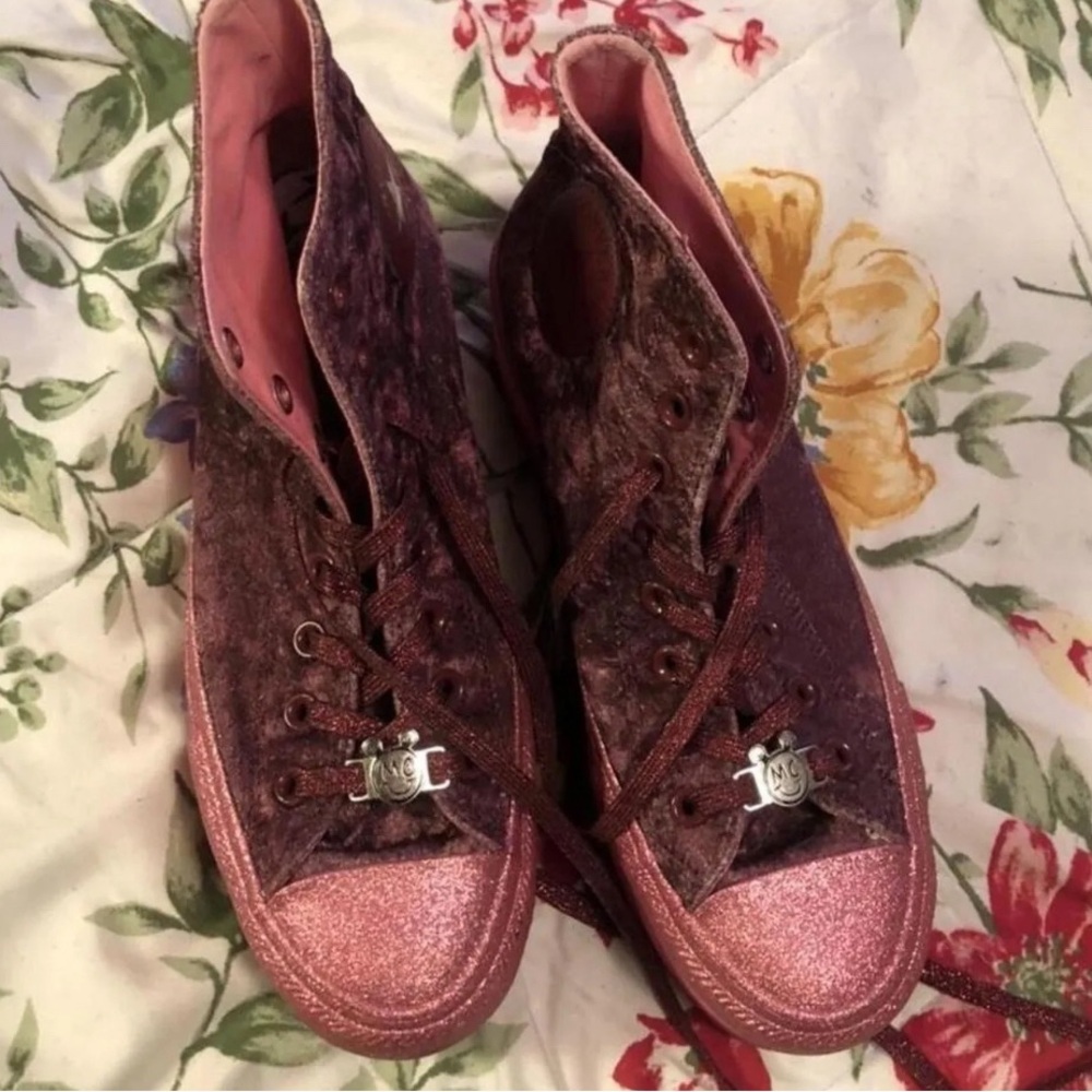 Vintage converse Miley Cyrus super high platforms velvet